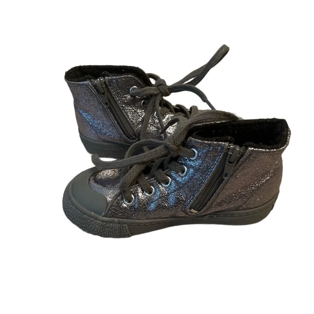 Victoria Tribu Star Lined Hightop Metallic Silver Size 10.5 (27)